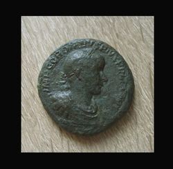 Gordianus III Bronzemedaillon Av.jpg