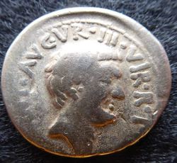 Denar Antonius 536-1 AV.jpg