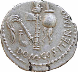 Lot-500Gnaeus-Domitius-Calvinus-Denarius-Osca-39-AR..jpg