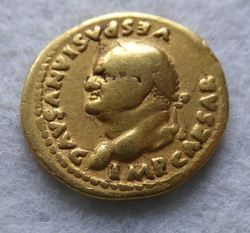 Vespasian Aureus av.jpg