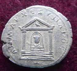 Trajan Tridrachme.jpg