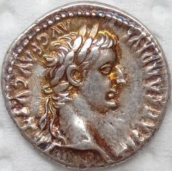 Tiberius 18-35 Denar 3,76g Lyon RIC 30 A.JPG