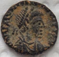 Valentinianus III. 425-435 Nummus (AE-4) 1,78g Rom RIC 2123 A.JPG