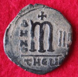 So 9,56, Phocas, Follis, Theoupolis J 3 (2).JPG