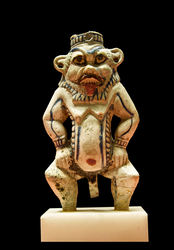 Rahab-03_Bes-als-Schminktoepfchen_fuer-Kajal_Pot_a_Kohol_14-1300vChr_Louvre_N_4469_cc0_Jebulon_w650.jpg