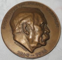 Schmidt_Tandler_av.jpg