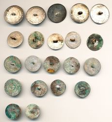 b Münzknopfe Silber unten 150.jpg