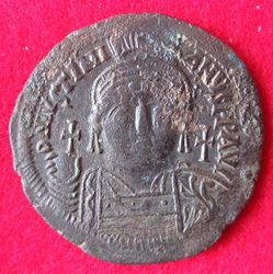 So 4,20, Justinian I. Follis, Konstantinopel J 15, Off Δ(1).JPG