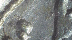 Kratzer über C links von Krone.JPG