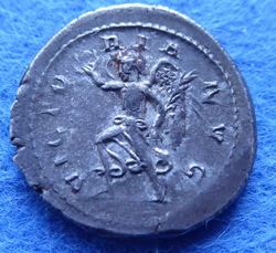 Traianus Decius Victoria.jpg