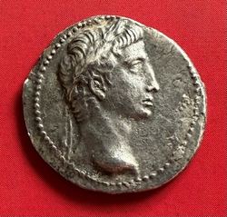augustus1.jpg