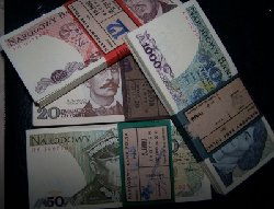 Paczki banknotow.jpg