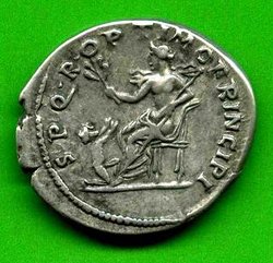 Denar Traianus C. 418 Rv. SPQR OPTIMO PRINCIPI. Pax li. sitzd., zu Füßen Gefangener.jpg