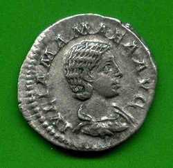 Denar Julia Mamaea C. 35 Av. IVLIA MAMAEA AVG..jpg