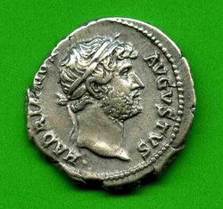 Denar Hadrianus C. 335 (a) Av. HADRIANVS AVGVSTVS..jpg