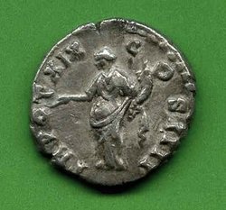 Denar Antoninus Pius C. 979 Rv. TR POT XIX COS IIII. Pax li. stehd..jpg