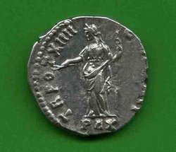 Denar Antoninus Pius C. 582 Rv. TR POT XIIII COS IIII PAX. Pax li. stehd..jpg