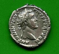 Denar Antoninus Pius C. 804 Av. ANTONINVS AVG PIVS PP TR P XXII..jpg