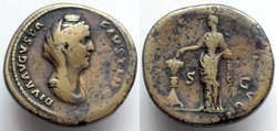 Faustina Mater Schleier Sesterz.jpg (84.54 KiB) 721 mal betrachtet Faustina Mater Schleier Sesterz.jpg