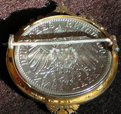 Münzbrosche 1a.jpg
