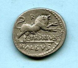 105 v. Thorius Balbus. Rv.Sping. Stier r. L THORIVS  BALBVS.jpg