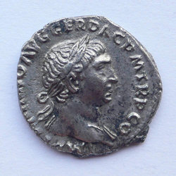 trajan_imi_av.jpg