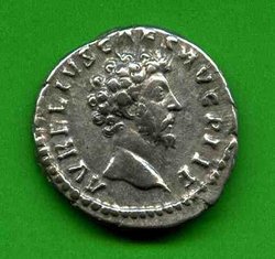 Denar Marcus Aurelius C. 762 Av. AVRELIVS CAES AVG PII F..jpg