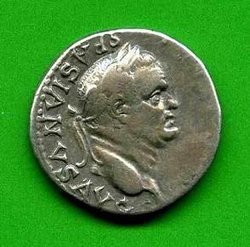 Denar Vespasianus C. 393 Av. IMP CAESAR VESPASIANVS AVG..jpg