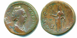 faustina I dekolleté.jpg