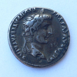 augustus_av.jpg