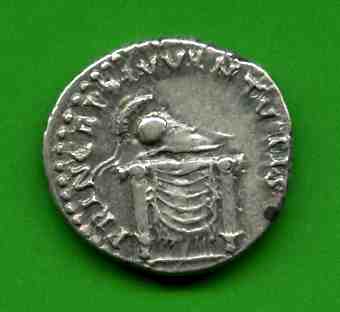 Denar Domitianus C. 399 (a) Rv. PRINCEPS IVVENTVTIS. Helm auf Thron..jpg