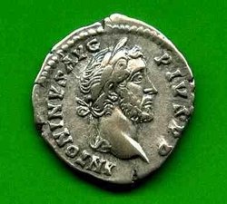 Denar Antoninus Pius C. 345 Av. ANTONINVS AVG PIVS PP.jpg