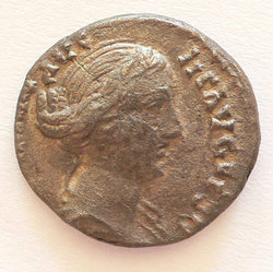 faustina_av.jpg