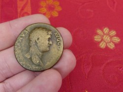 Hadrian Sesterz ADVENTVI AVG AFRICAE AV.jpg