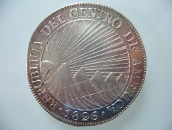 8 Reales 2.jpg