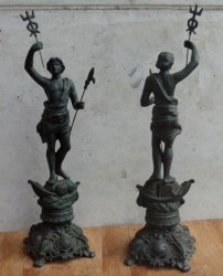 Jugendstil Zink-Spritzguss bronziert jugendlicher Neptun.jpg