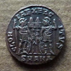 Constantin I RIC 86 RV.jpg (83 KiB) 861 mal betrachtet Constantin I RIC 86 RV.jpg