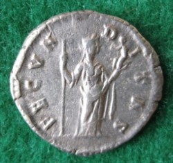 Denar, 156-175, RIC 677 (2).JPG