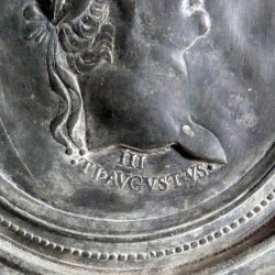 augustus-III-03-red.jpg