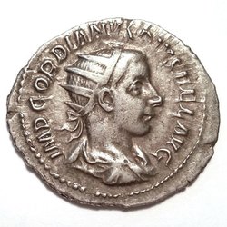238-244 Gordian III. 01 RIC 84 Av.jpg
