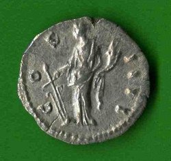 Denar Antoninus Pius RSC 263b Rv. COS IIII.. Fortuna m. Steuerruder l. steh..jpg